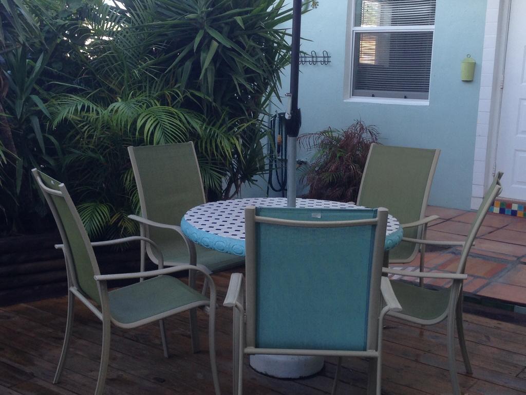 Angelfish Inn Hollywood Exterior photo