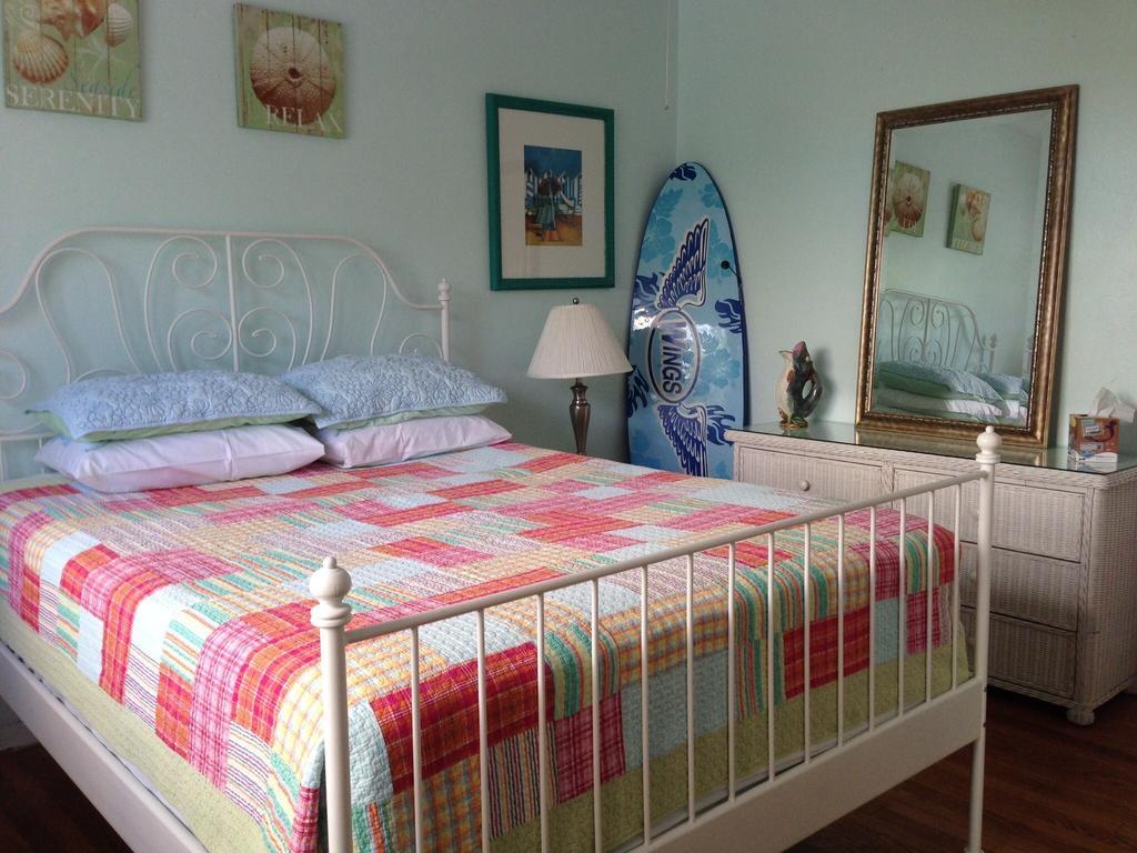 Angelfish Inn Hollywood Room photo
