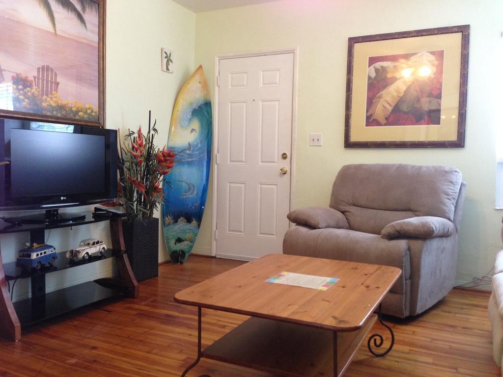 Angelfish Inn Hollywood Room photo