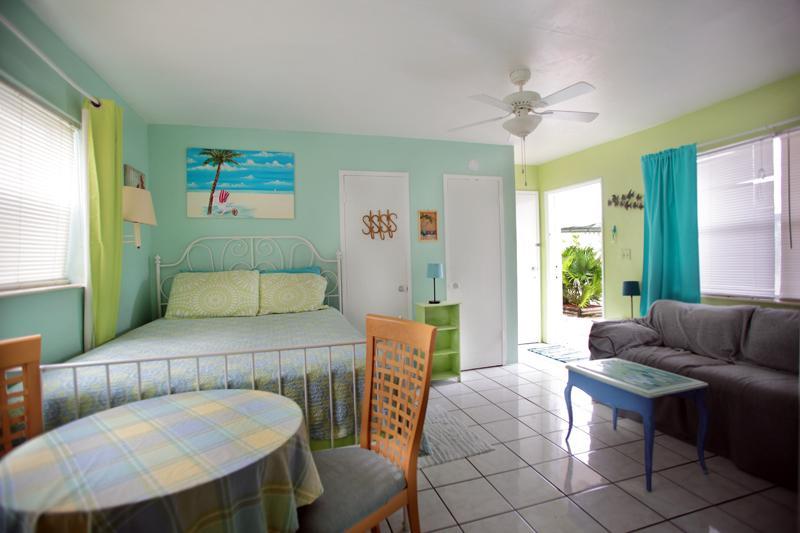 Angelfish Inn Hollywood Room photo